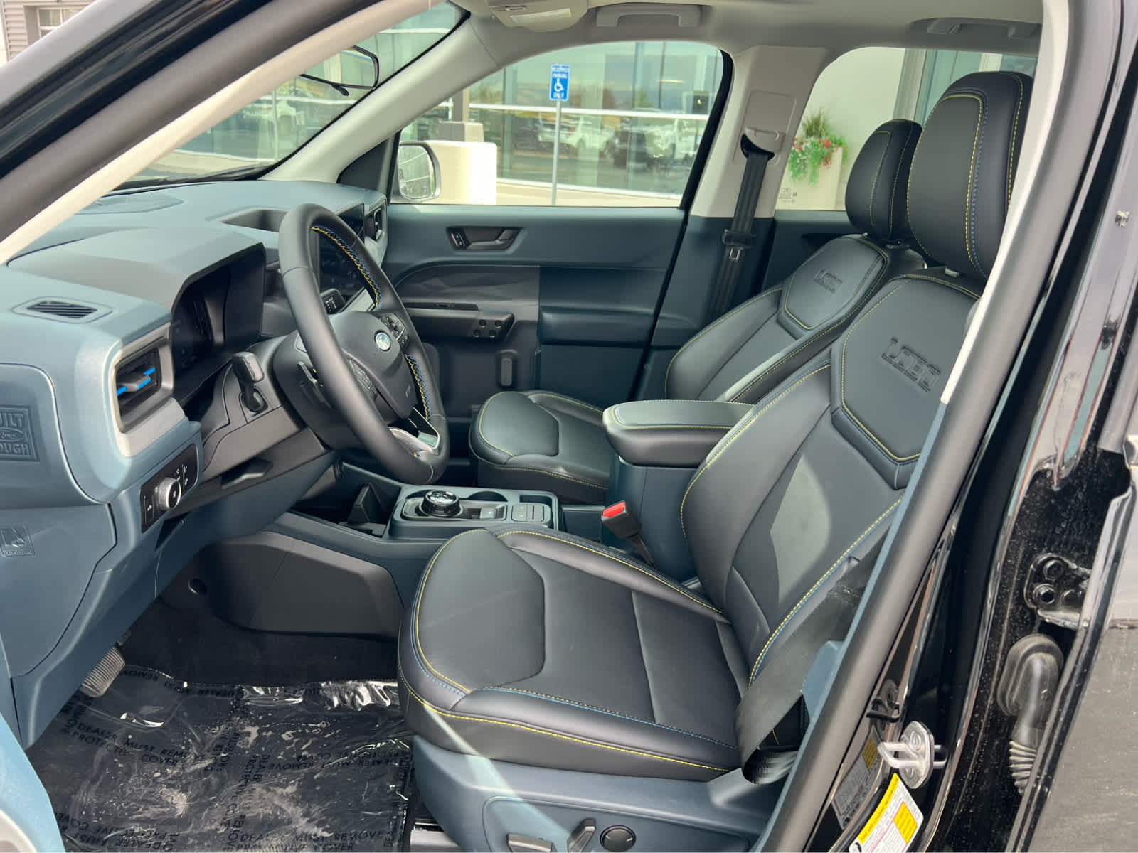 Certified 2025 Ford Maverick Lobo AWD/4WD image 31