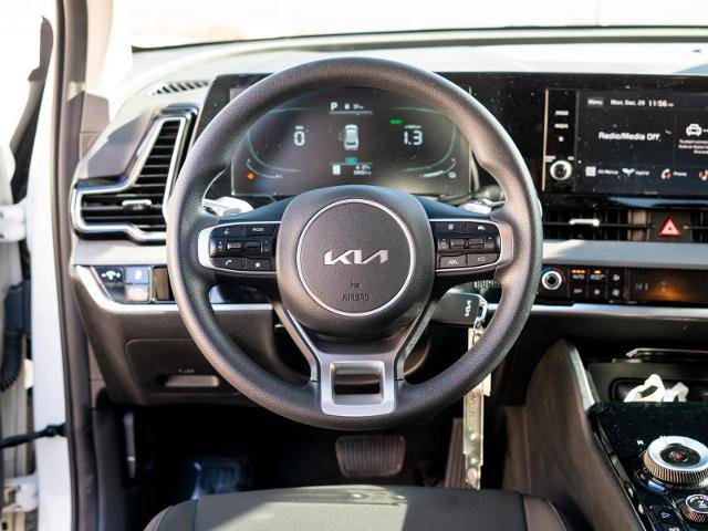 Used 2023 Kia Sportage LX image 18