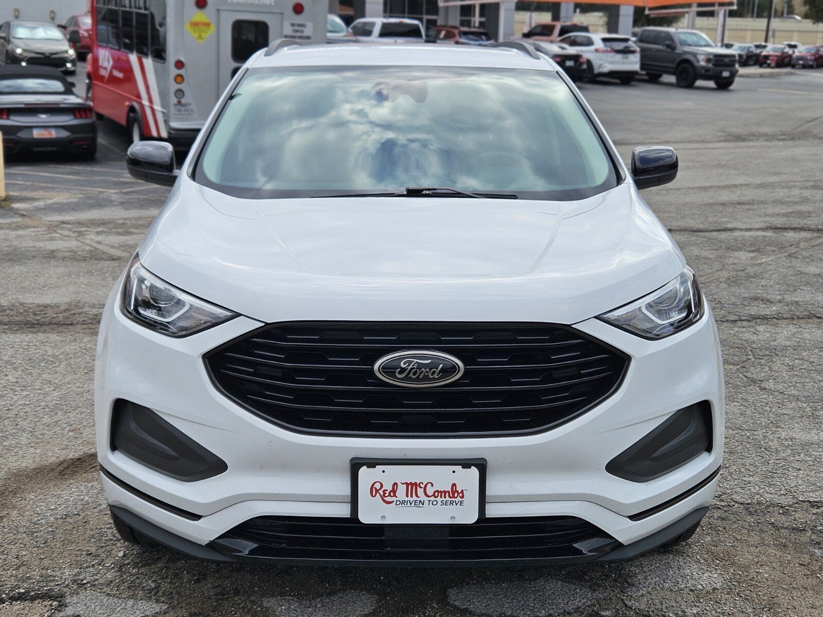 Certified 2024 Ford Edge SE w/ Black Appearance Package image 8