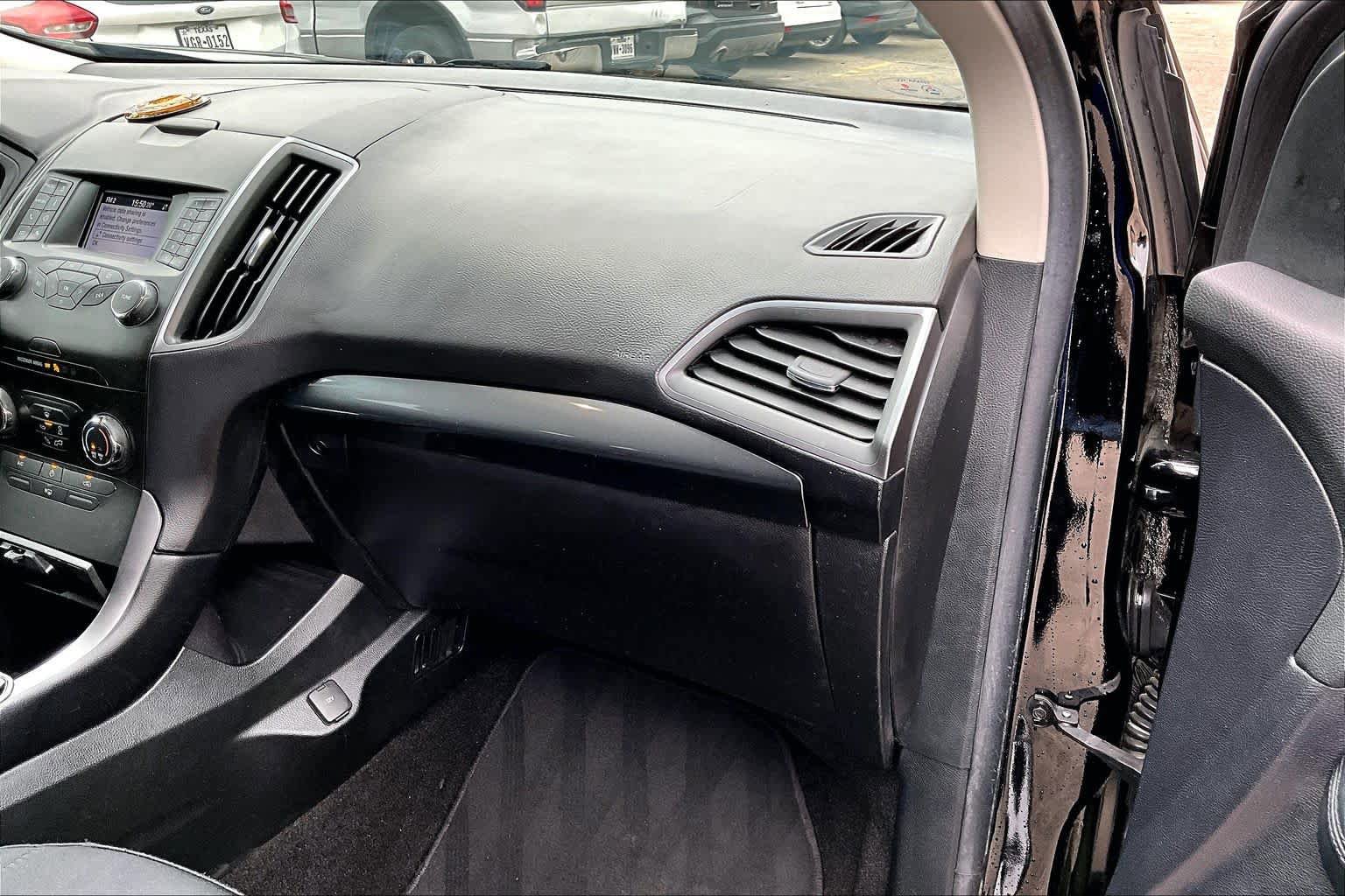 Certified 2019 Ford Edge SE FWD image 19