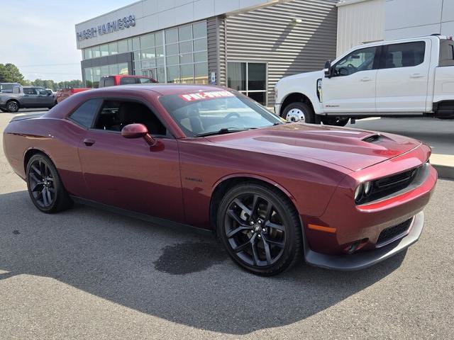 Used 2022 Dodge Challenger R/T w/ Blacktop Package RWD image 3