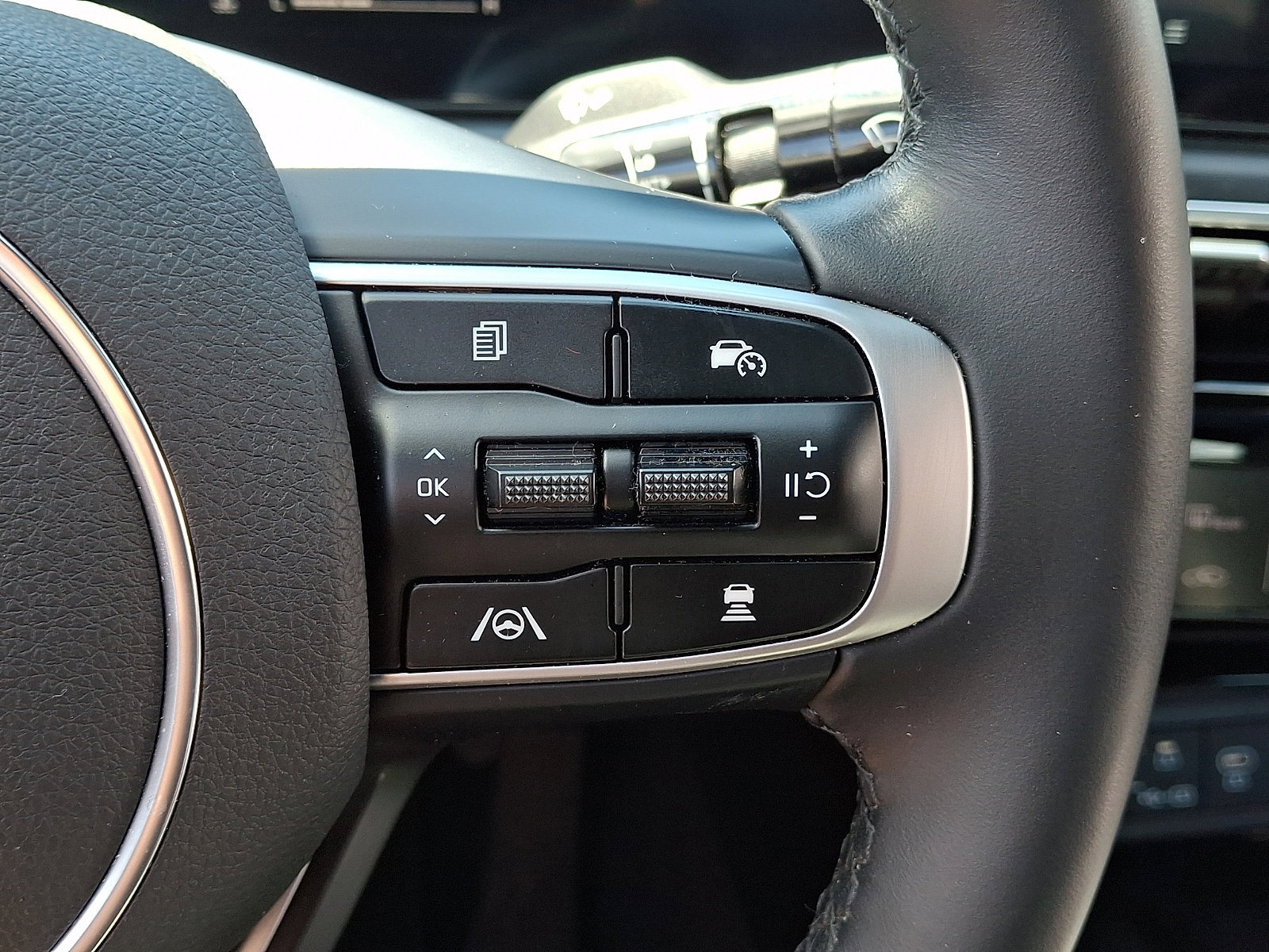 Used 2025 Kia K5 GT-Line w/ GT-Line Premium Package AWD/4WD image 30