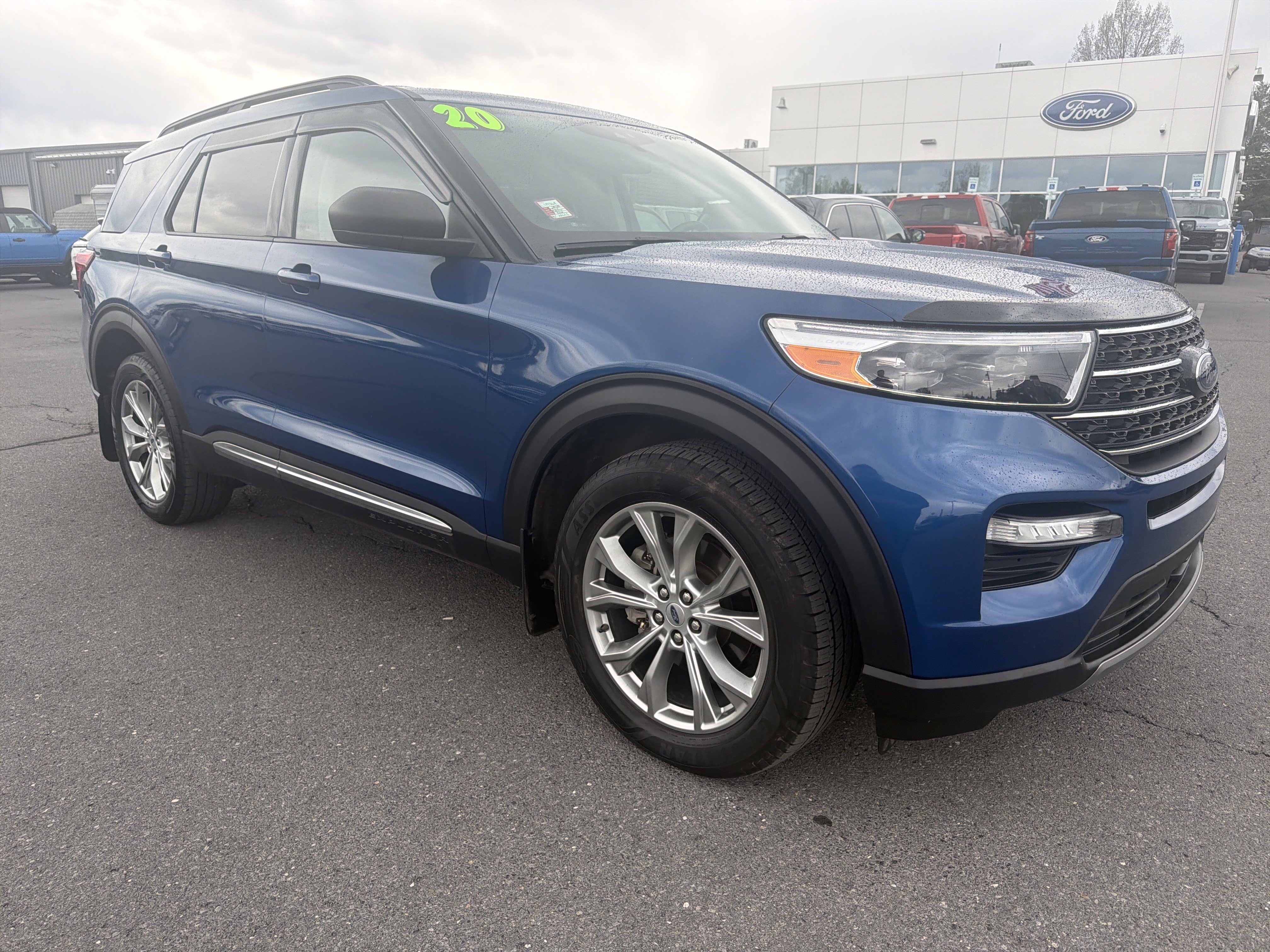 Certified 2020 Ford Explorer XLT w/ Equipment Group 202A AWD/4WD image 1