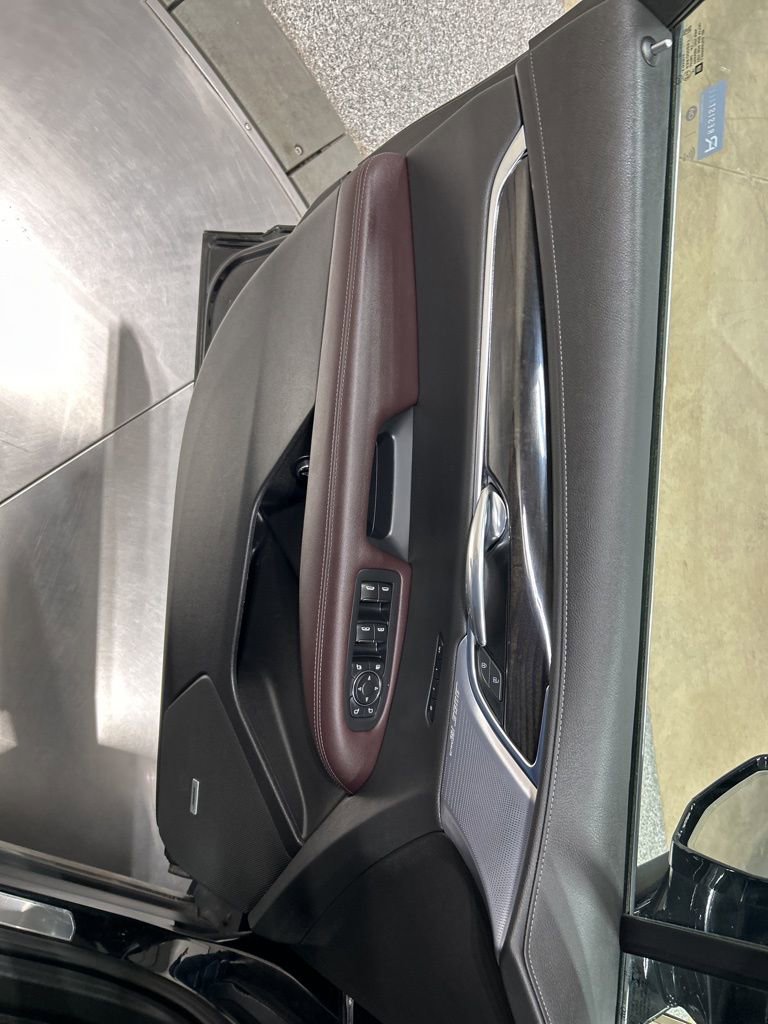 Used 2023 Cadillac XT6 Premium Luxury w/ Technology Package AWD/4WD image 15