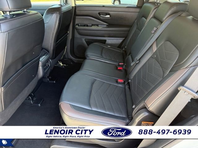 Used 2023 Nissan Pathfinder Platinum w/ Cargo Package FWD image 11