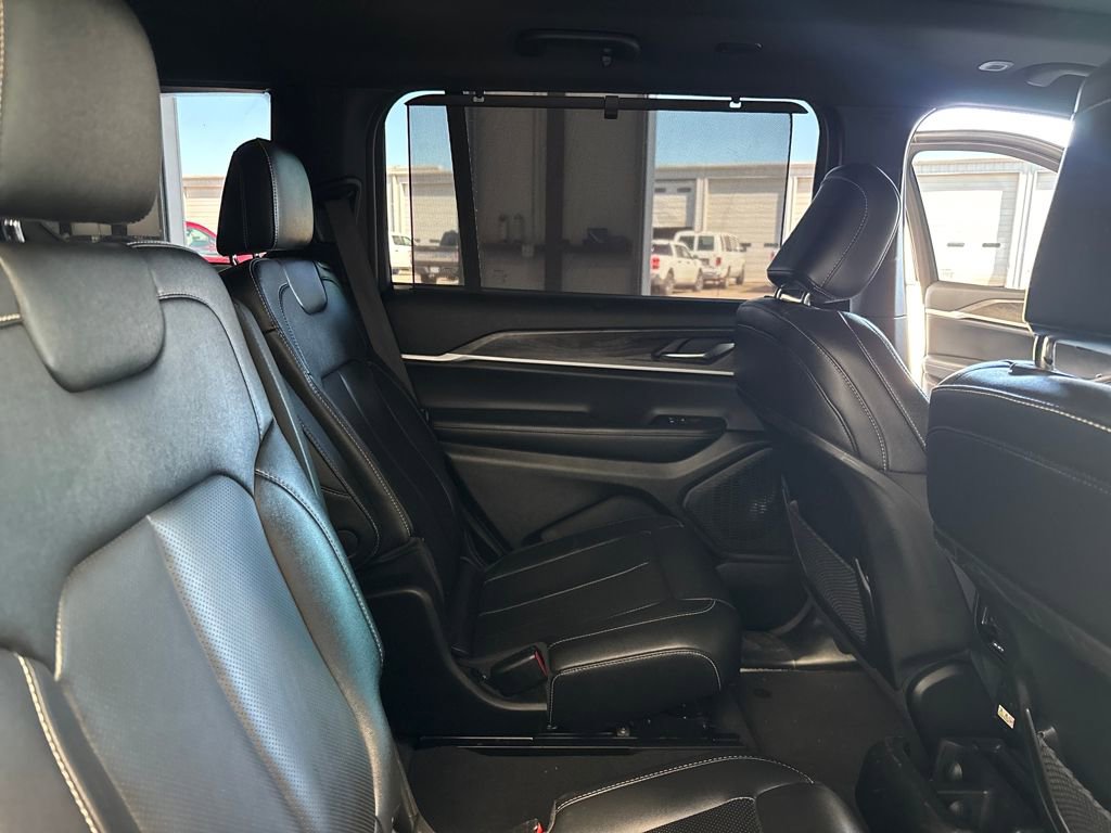 Used 2024 Jeep Grand Cherokee L Limited w/ Luxury Tech Group II image 14