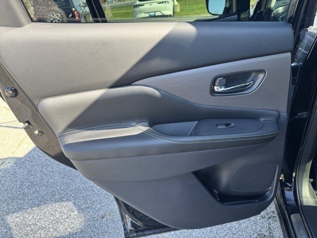 Used 2023 Nissan Murano SV w/ SV Midnight Edition Package image 23