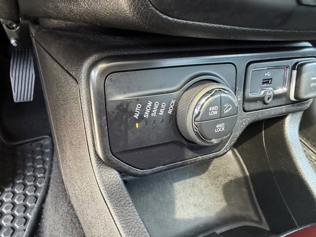 Used 2020 Jeep Renegade Trailhawk w/ Cold Weather Group AWD/4WD image 11