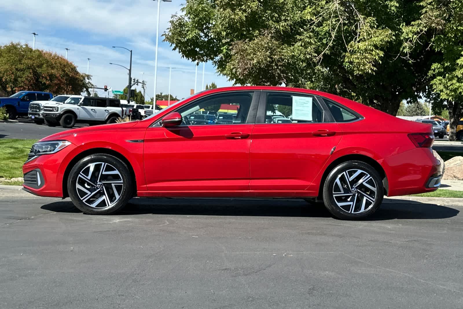 Used 2024 Volkswagen Jetta SEL FWD image 5