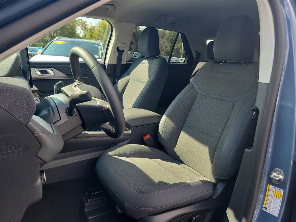 Certified 2025 Ford Explorer Active image 18