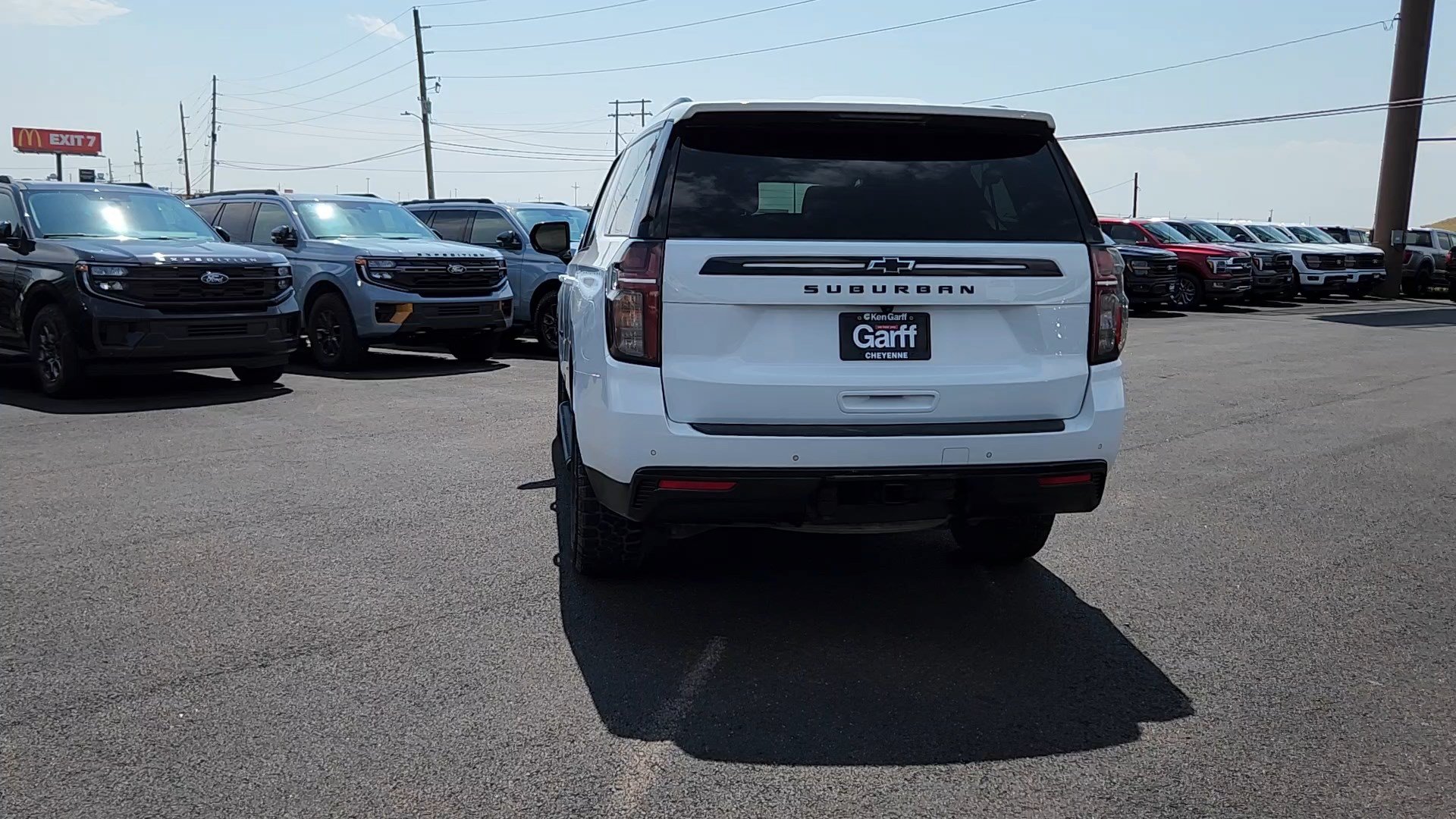 Used 2023 Chevrolet Suburban Z71 AWD/4WD image 3