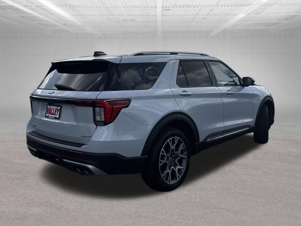 Certified 2025 Ford Explorer Platinum w/ Ultimate Package AWD/4WD image 60