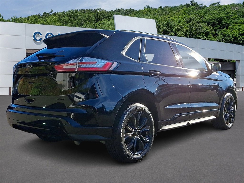 Certified 2022 Ford Edge SE w/ Black Appearance Package image 4
