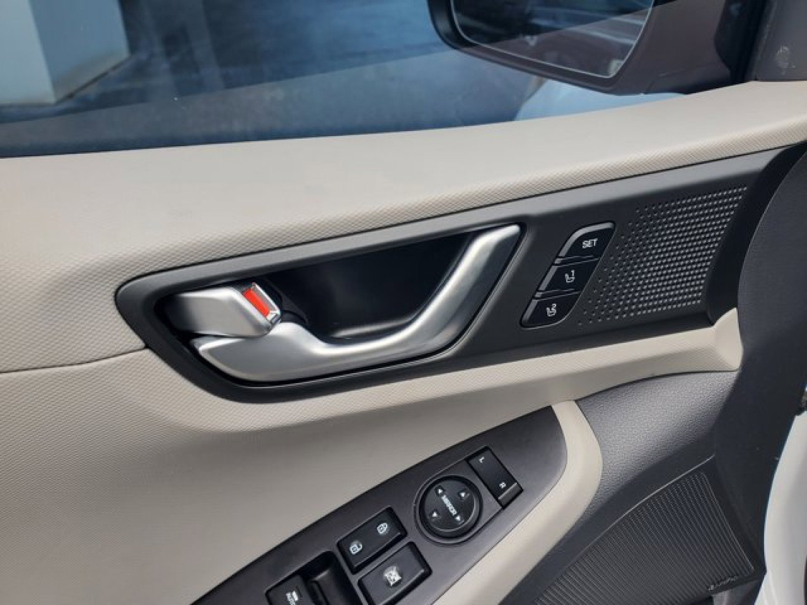 Used 2019 Hyundai Ioniq Limited w/ Ultimate Package 02 image 15