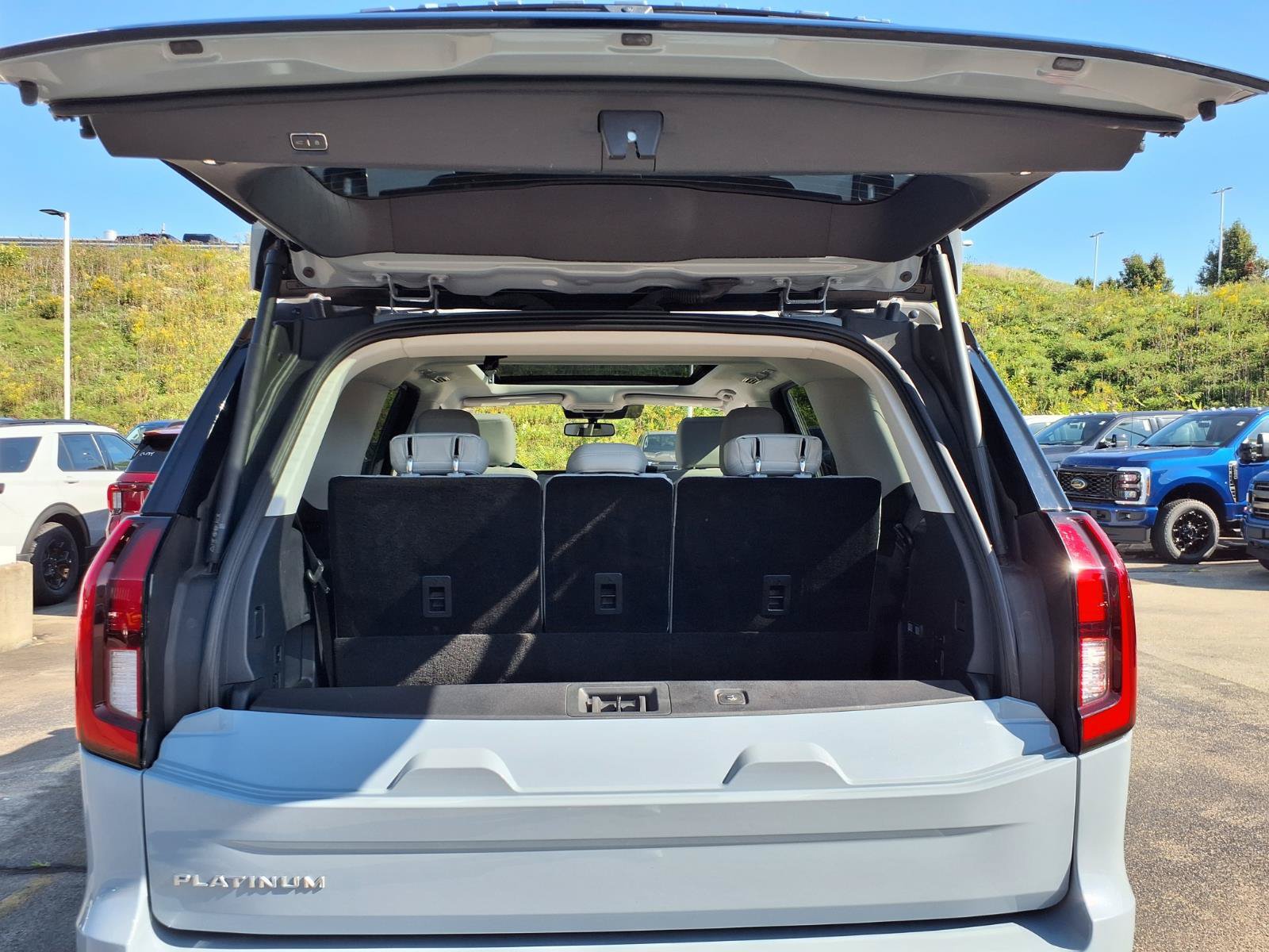 Certified 2025 Ford Expedition Platinum AWD/4WD image 12