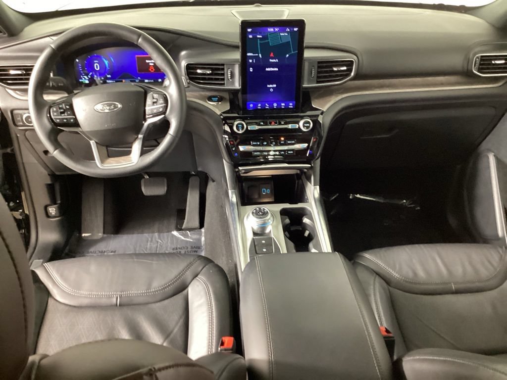 Certified 2023 Ford Explorer Platinum w/ Technology Package AWD/4WD image 38