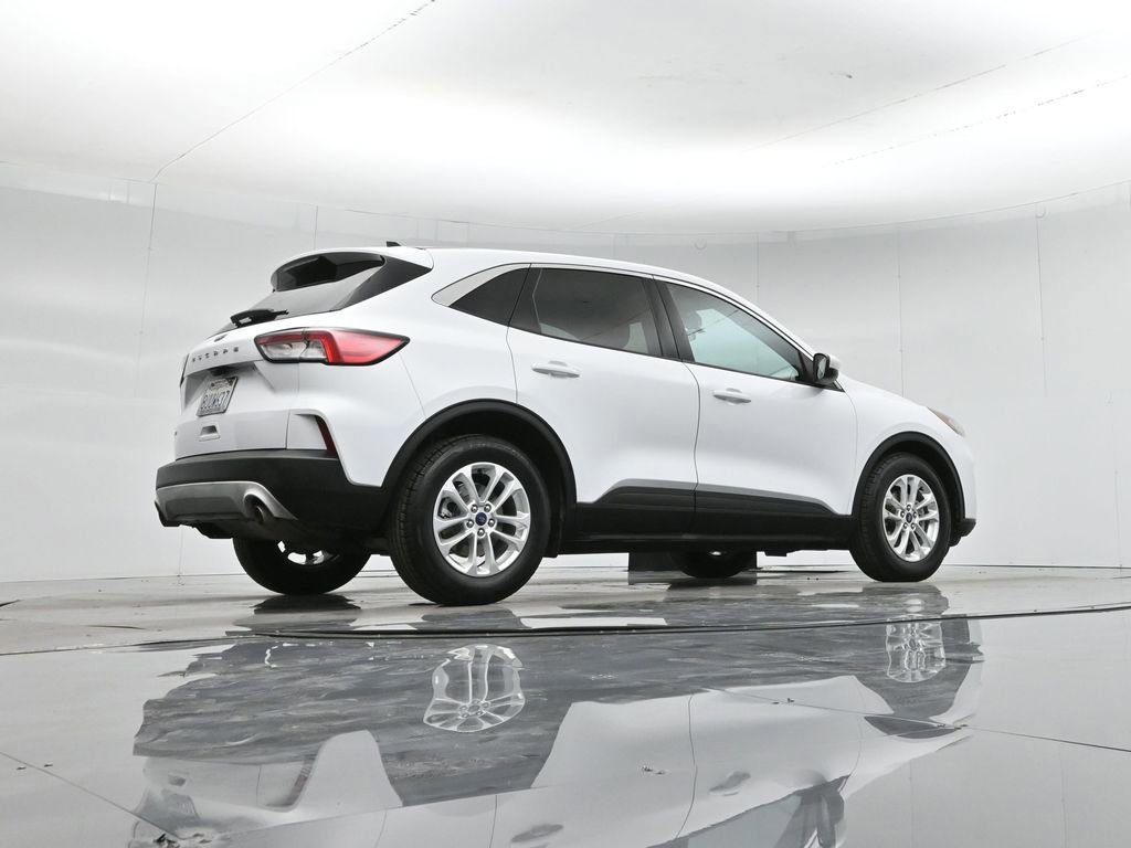 Certified 2020 Ford Escape SE image 16