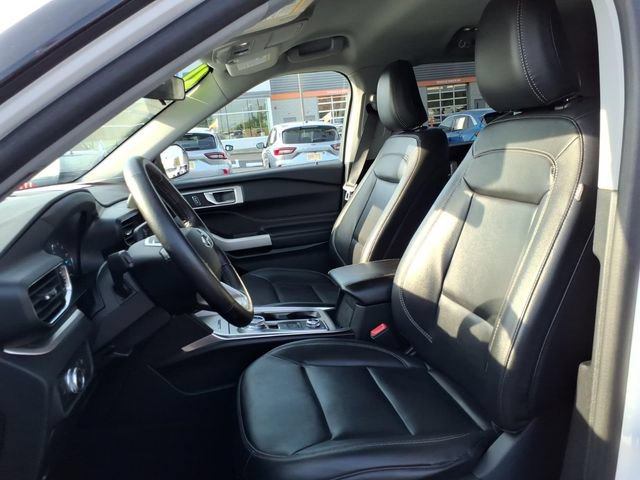 Certified 2021 Ford Explorer XLT w/ Equipment Group 202A AWD/4WD image 16