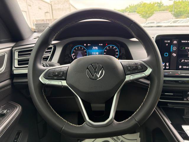 Used 2024 Volkswagen Atlas Cross Sport SE w/ Panoramic Sunroof Package FWD image 19