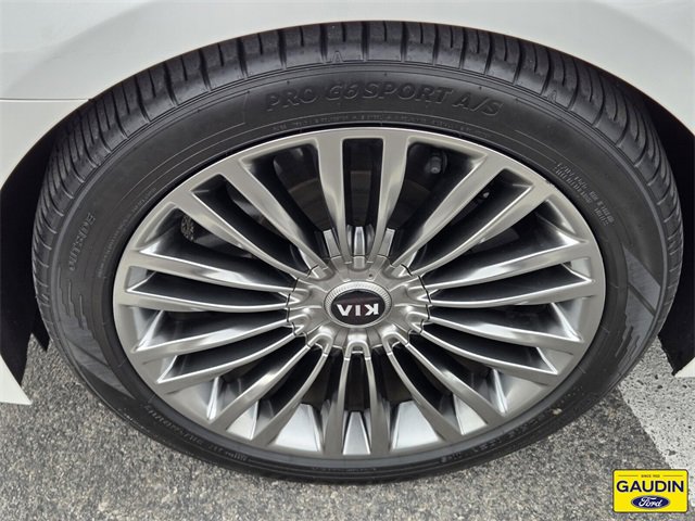 Used 2019 Kia K900 Luxury image 10