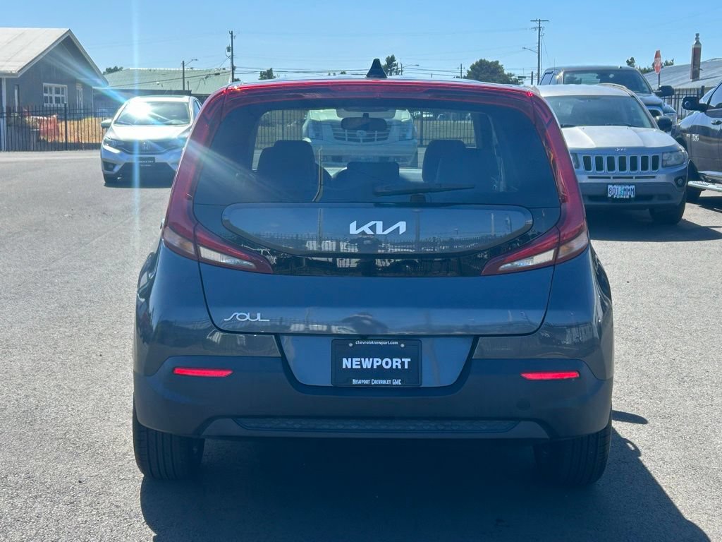 Used 2022 Kia Soul LX FWD image 8