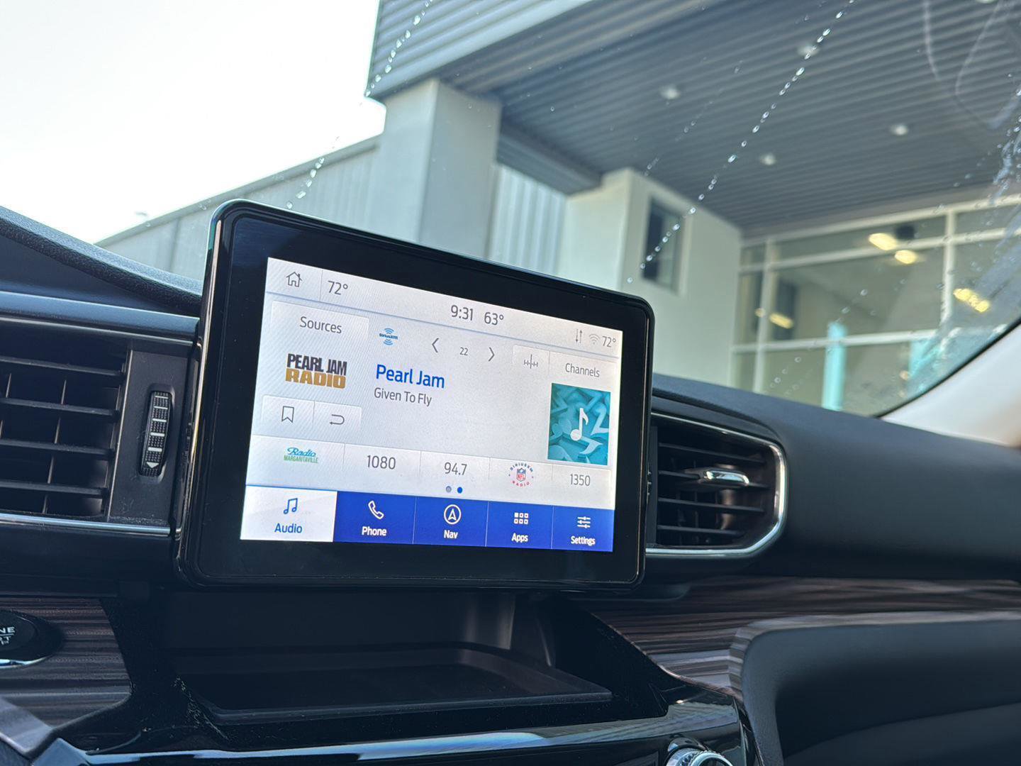 Certified 2022 Ford Explorer Limited w/ Equipment Group 301A image 21