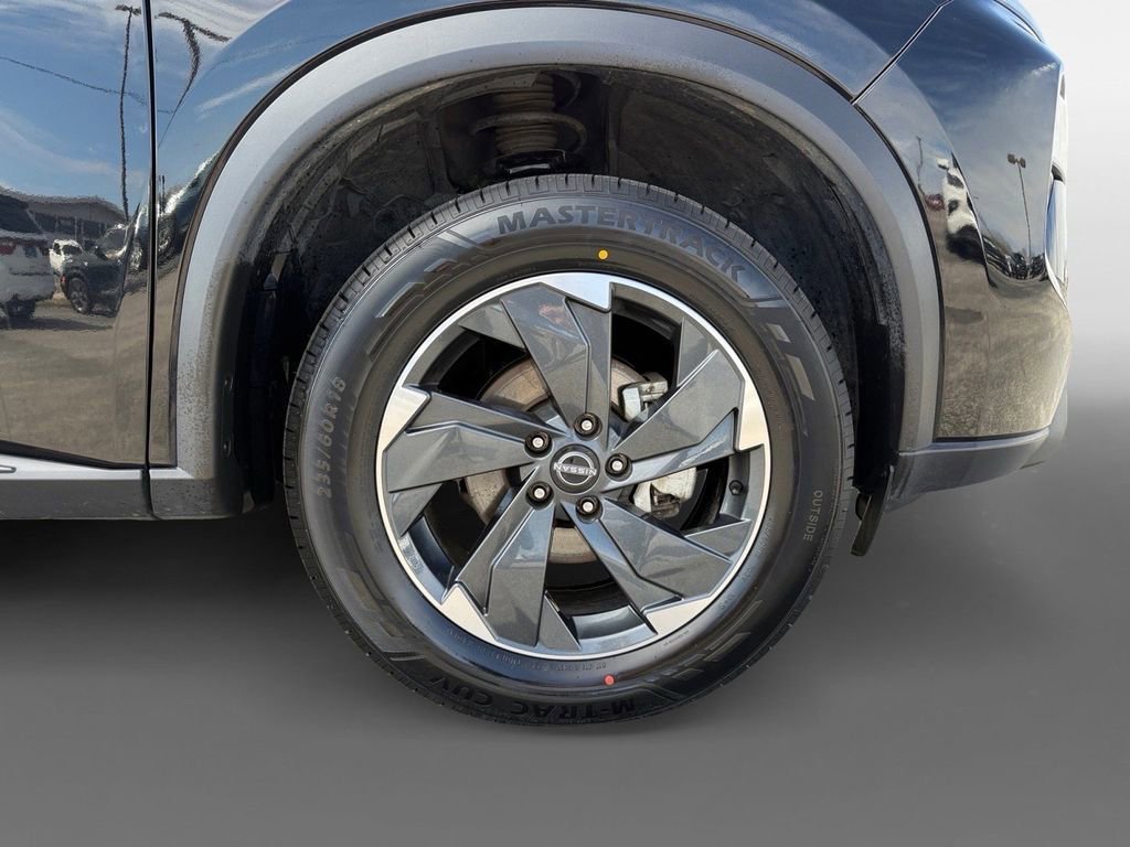 Used 2024 Nissan Rogue SV image 10