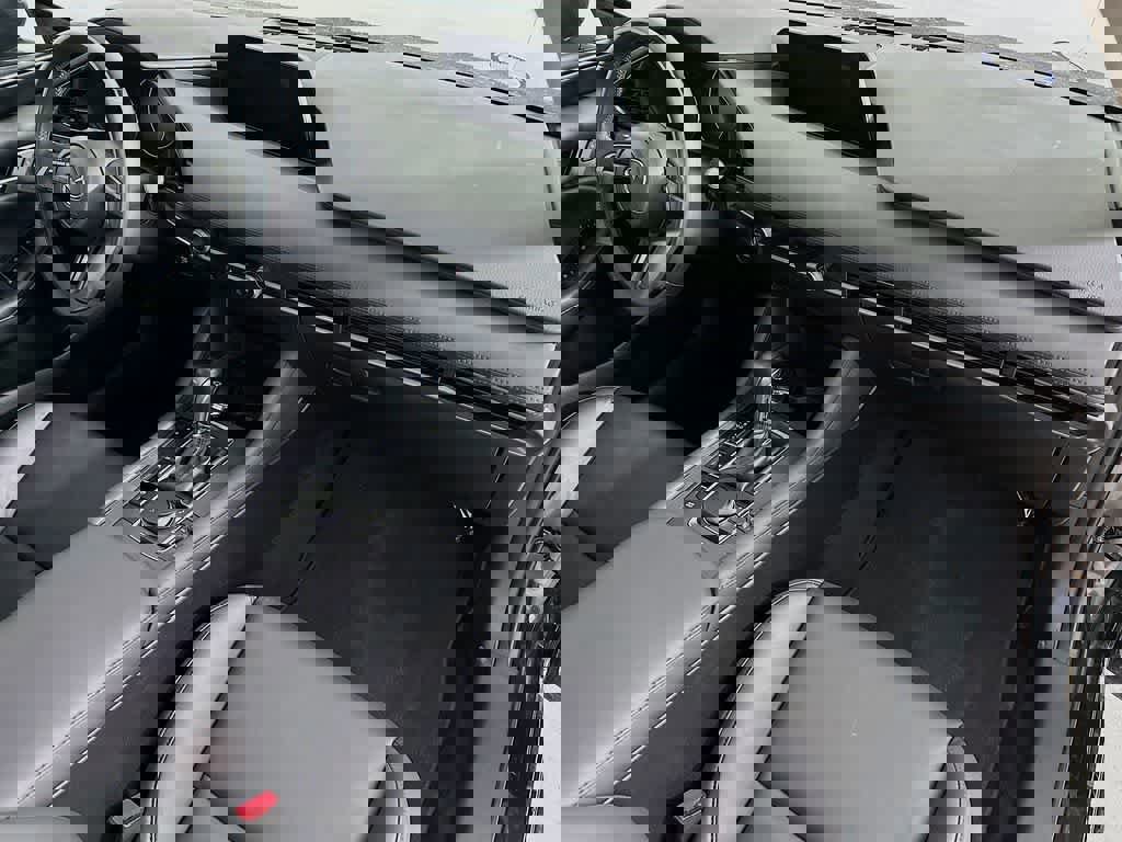 Used 2021 MAZDA MAZDA3 s image 31