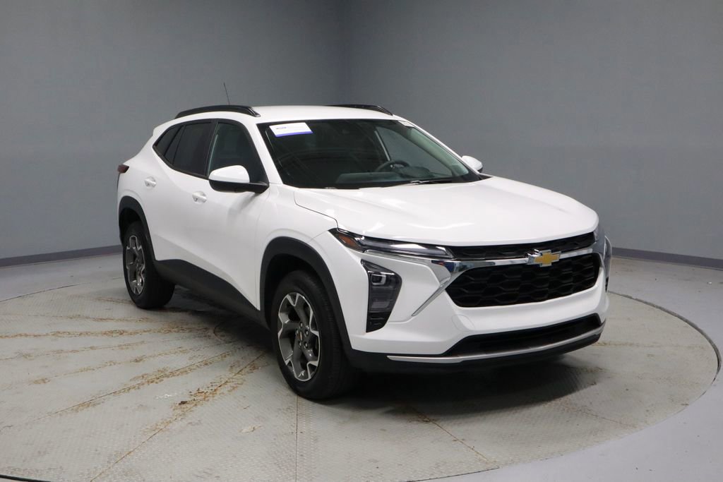 Used 2024 Chevrolet Trax LT image 7