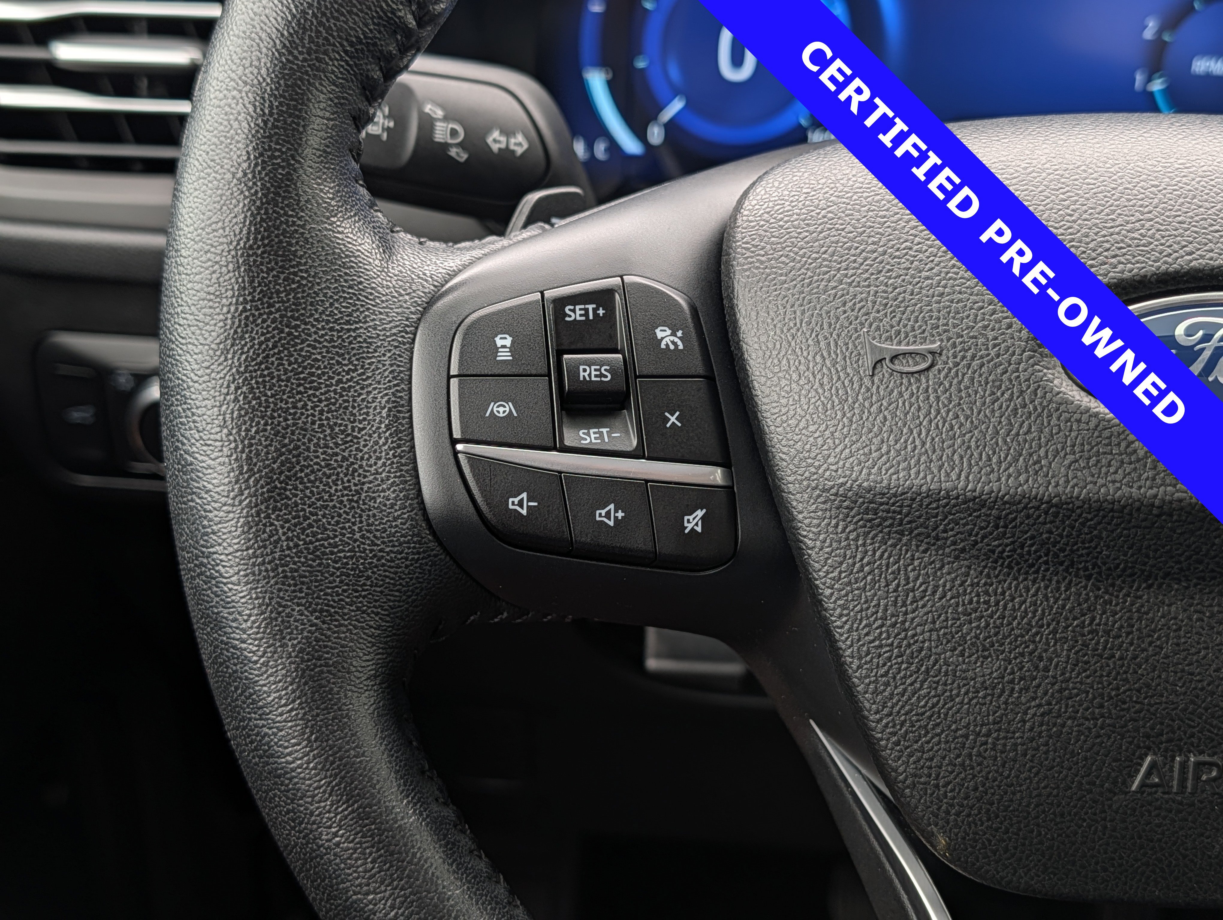 Certified 2020 Ford Escape Titanium AWD/4WD image 27