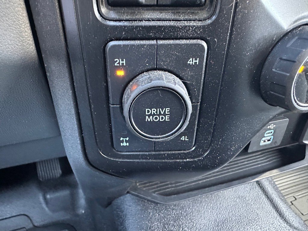 Certified 2024 Ford F350 XLT w/ FX4 Off-Road Package image 27