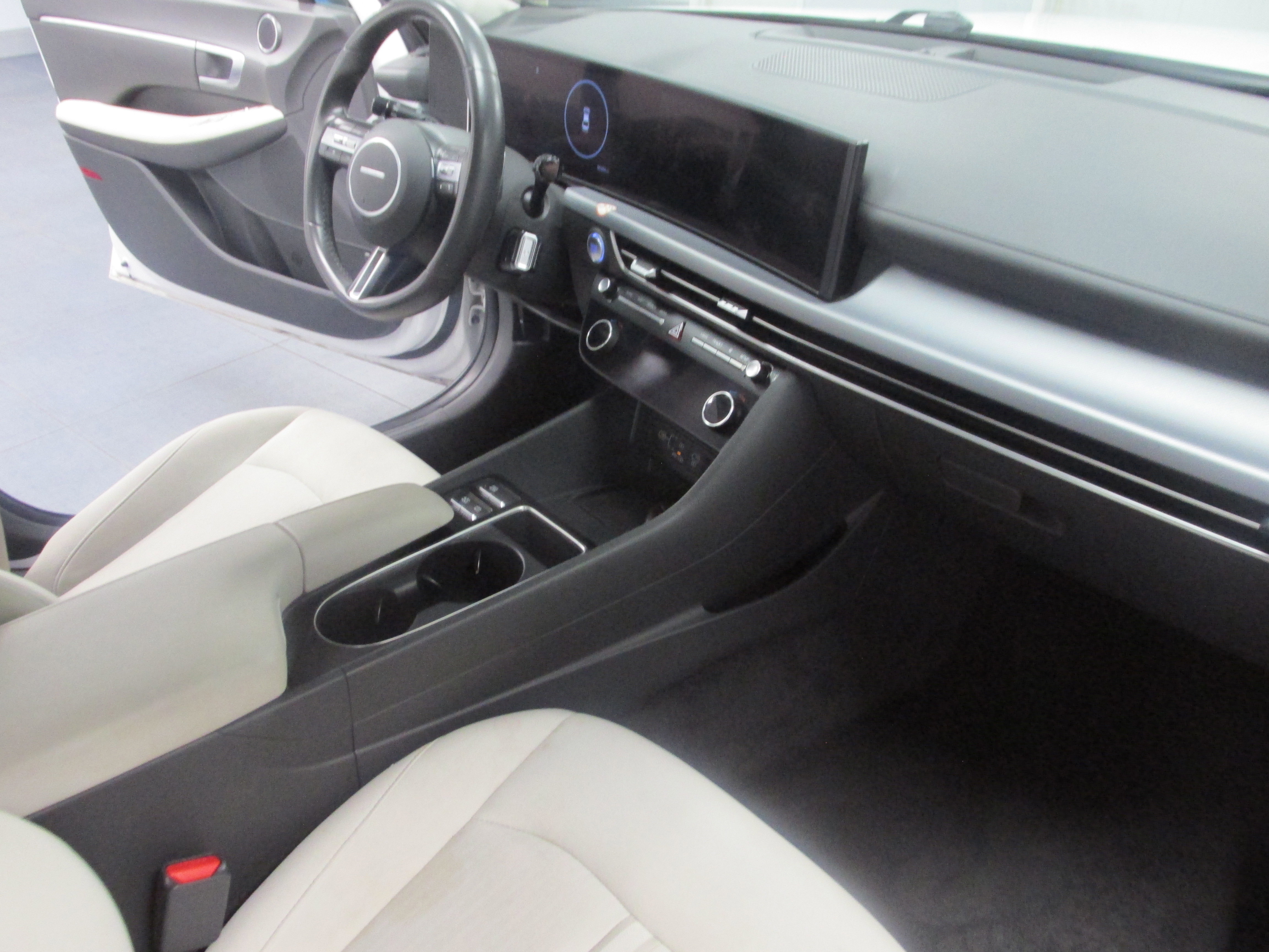 Used 2024 Hyundai Sonata SEL w/ Convenience Package FWD image 22
