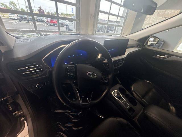 Certified 2024 Ford Escape Platinum AWD/4WD image 9