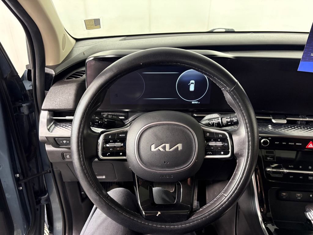 Used 2023 Kia Carnival SX Prestige image 15