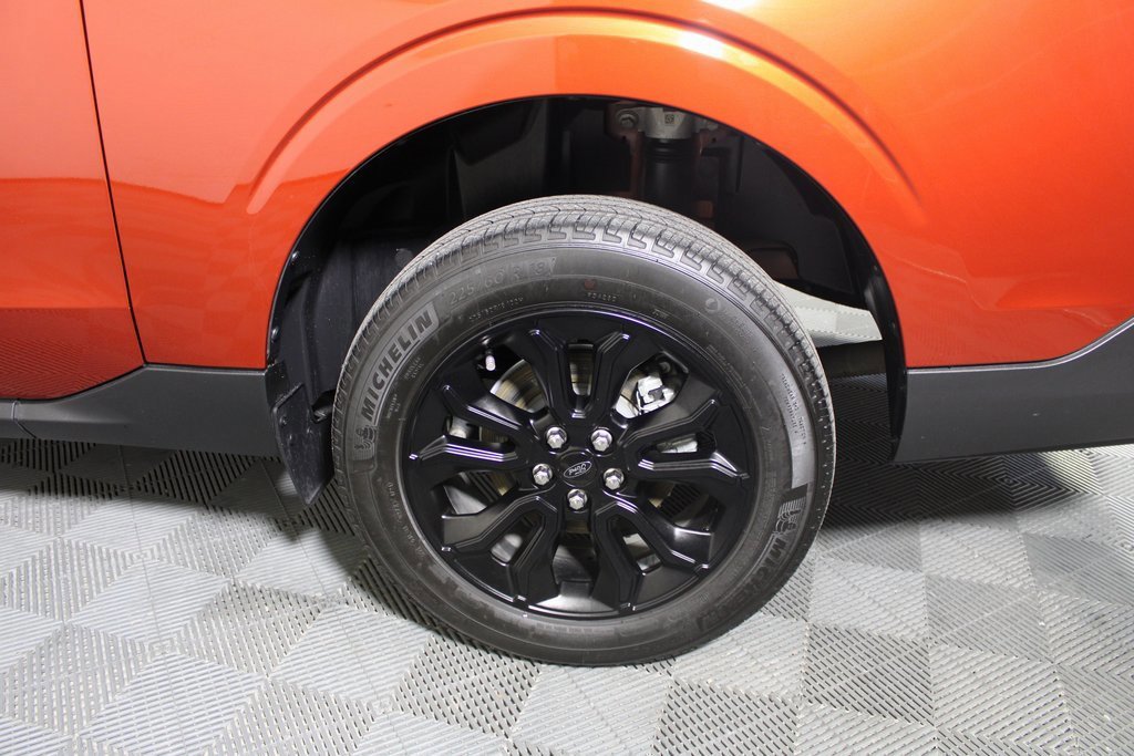 Certified 2024 Ford Maverick Lariat w/ Black Appearance Package image 23