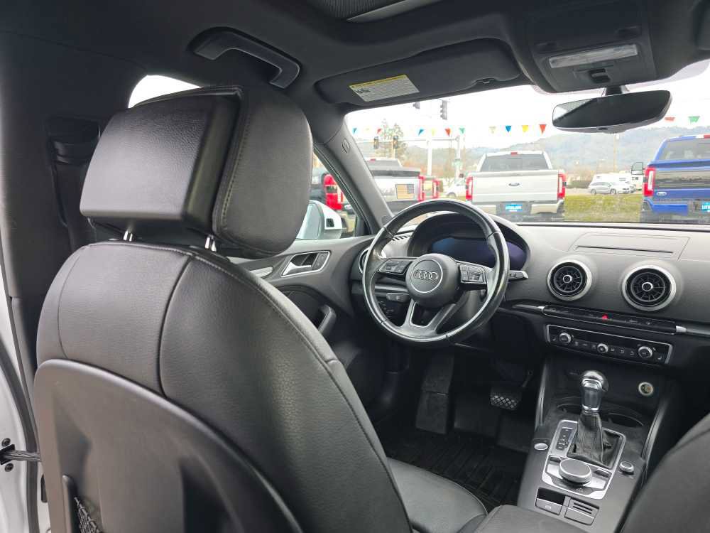 Used 2017 Audi A3 e-tron Premium Plus w/ Technology Package image 11