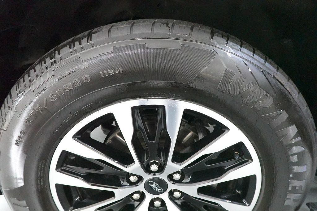 Certified 2025 Ford Expedition Platinum AWD/4WD image 39