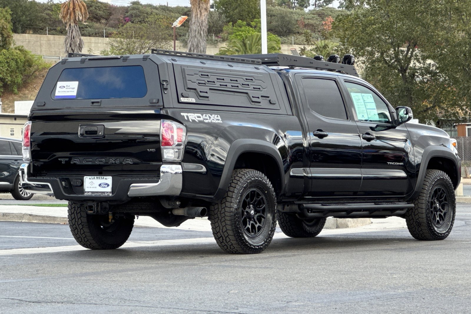 Used 2023 Toyota Tacoma TRD Off-Road w/ Black Out Package (TMS) AWD/4WD image 3