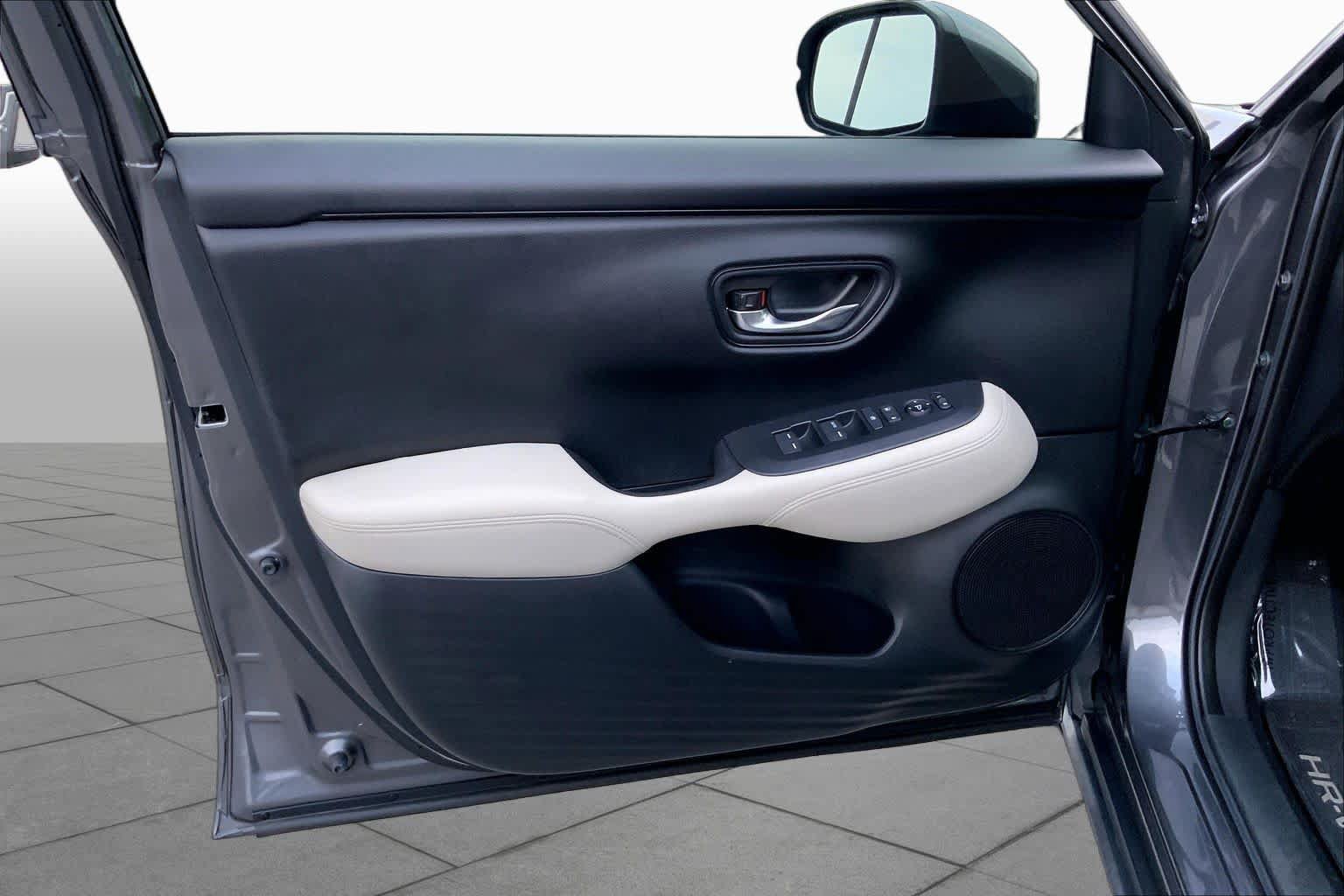 Used 2024 Honda HR-V LX image 21