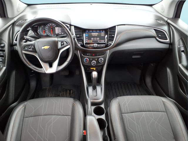 Used 2022 Chevrolet Trax LT w/ LT Convenience Package image 17
