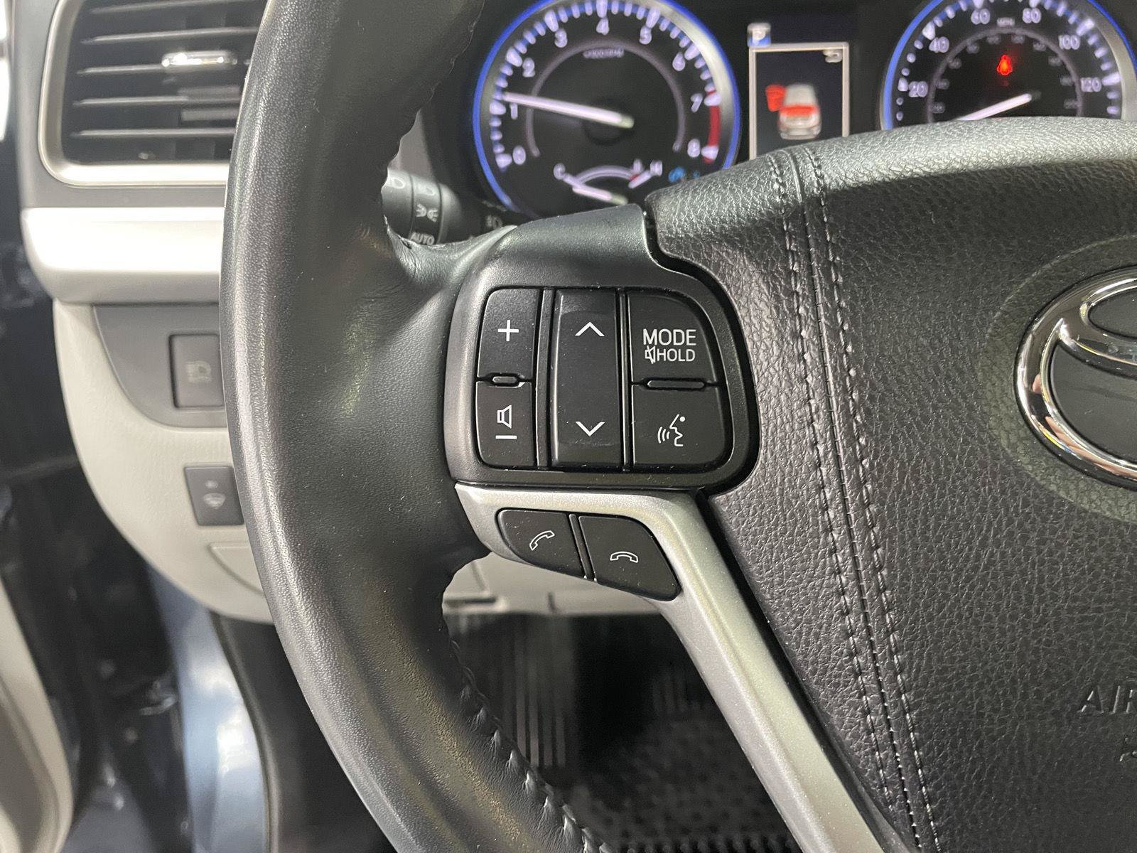 Used 2019 Toyota Highlander Limited AWD/4WD image 14