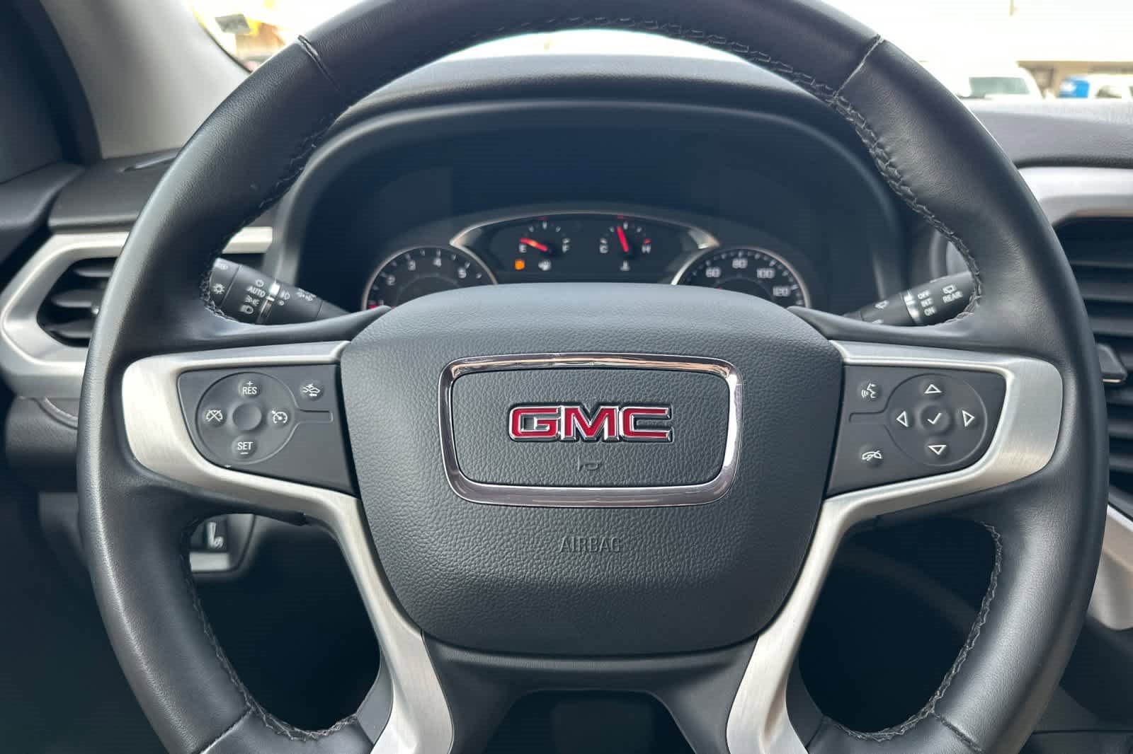 Used 2023 GMC Acadia SLT image 26