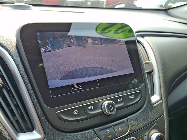 Used 2022 Chevrolet Malibu LT w/ Leather Package FWD image 7