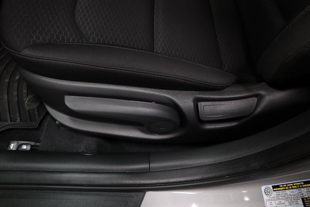 Used 2020 Hyundai Elantra SE w/ Winter Weather Package image 20