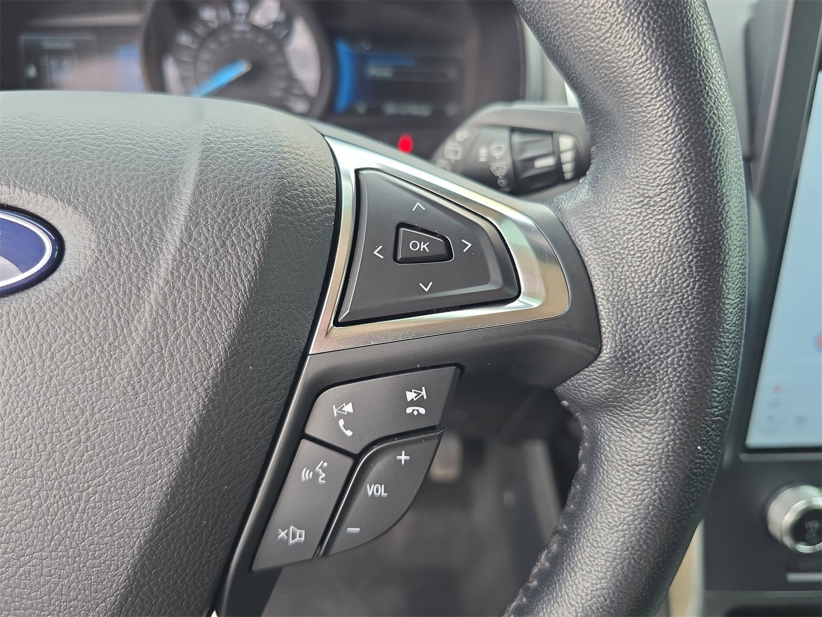 Certified 2023 Ford Edge Titanium image 22