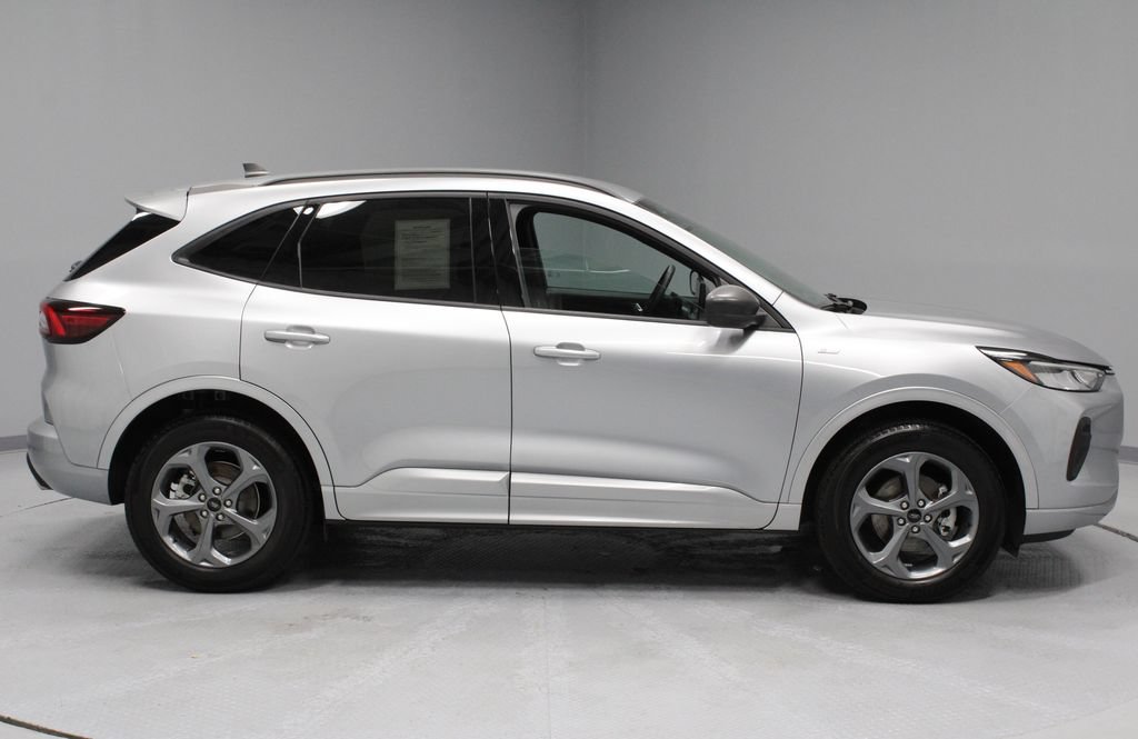 Certified 2024 Ford Escape ST-Line w/ Tech Pack #1 AWD/4WD image 13