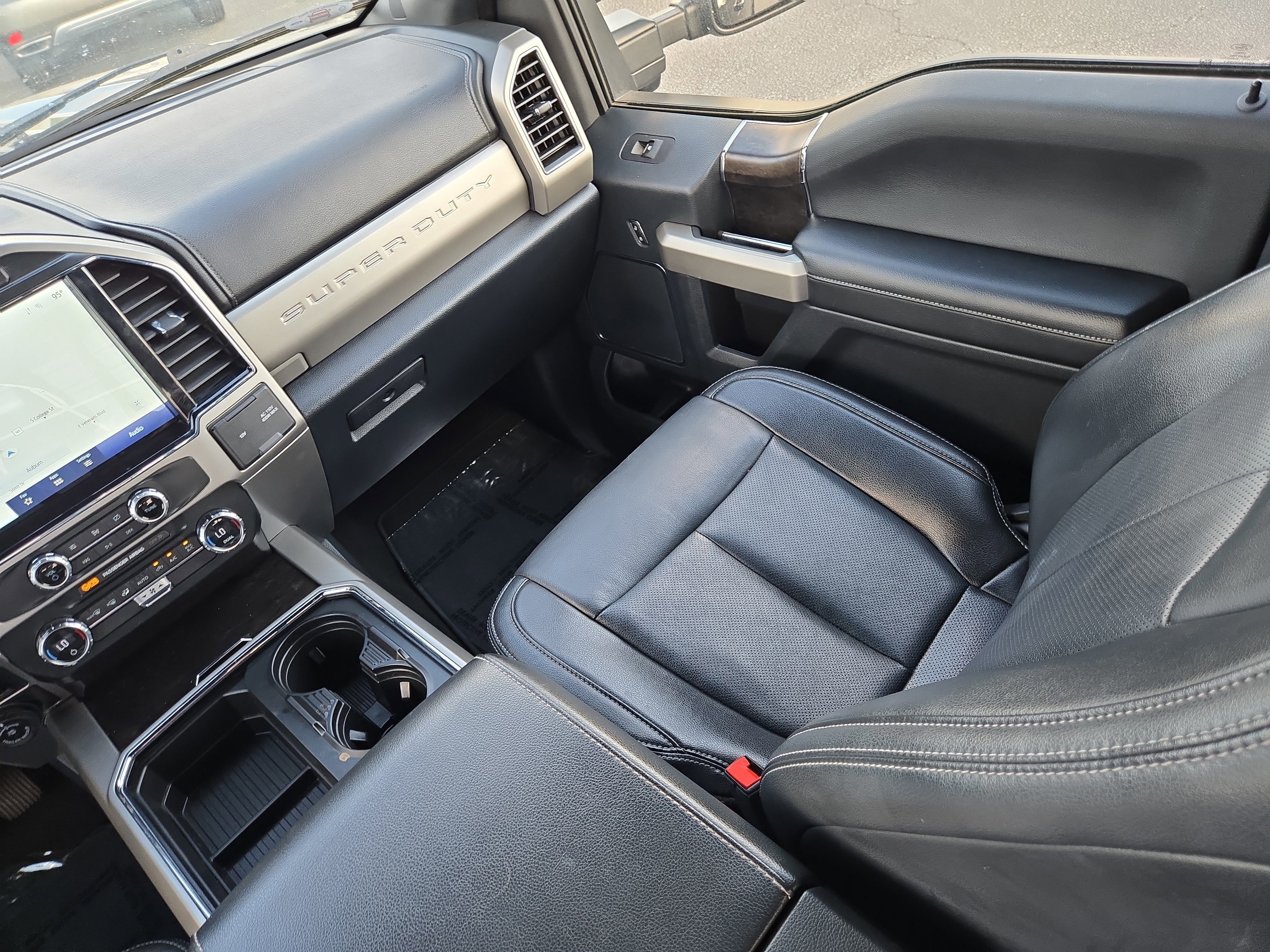 Certified 2022 Ford F350 Lariat w/ Tremor Off-Road Package image 16