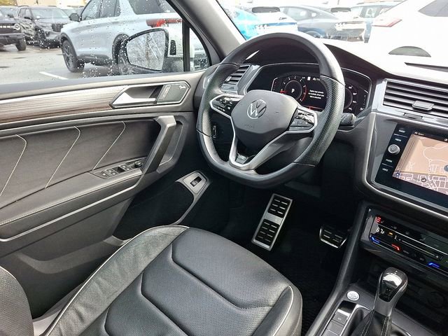 Used 2022 Volkswagen Tiguan SEL R-Line image 15