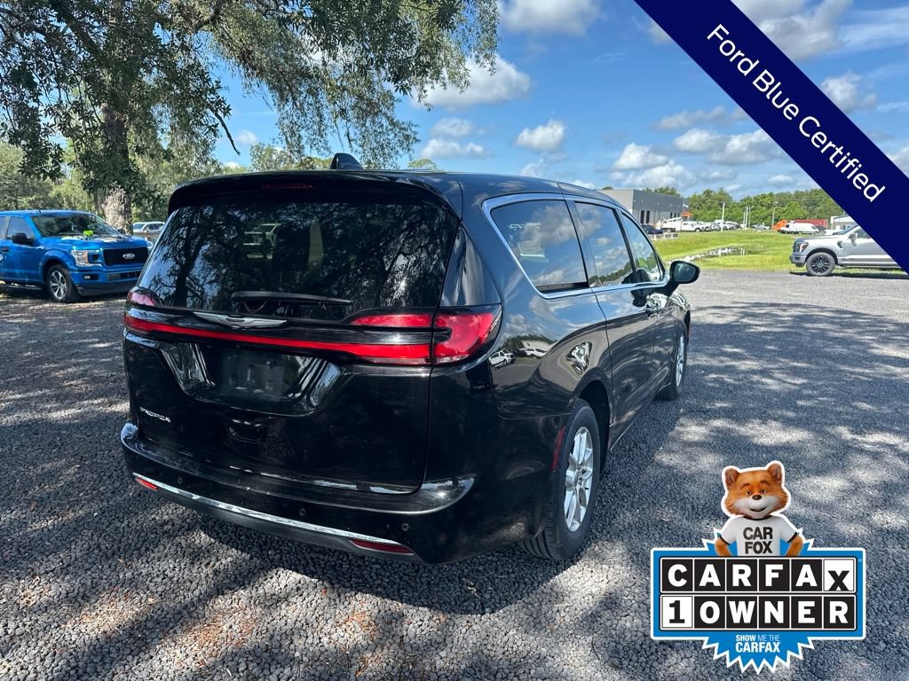 Used 2024 Chrysler Pacifica Touring-L FWD image 7