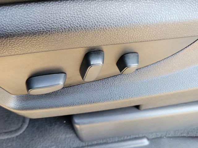 Used 2019 Chevrolet Tahoe LT w/ Luxury Package RWD image 26